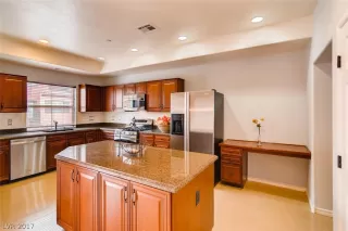 Photo #5: 1942301 Listing 