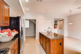 Photo #6: 1942301 Listing 