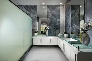 Photo #4: 1953500 Listing