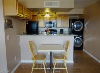 Photo #1: 1976040 Listing 