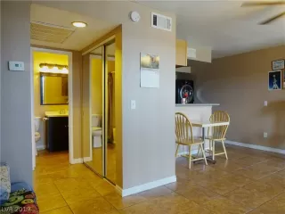 Photo #3: 1976040 Listing 