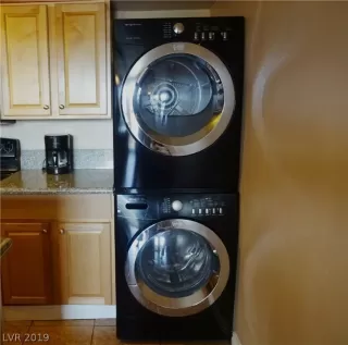 Photo #5: 1976040 Listing 