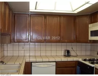 Photo #5: 1977843 Listing