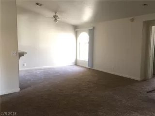 Photo #4: 1979187 Listing