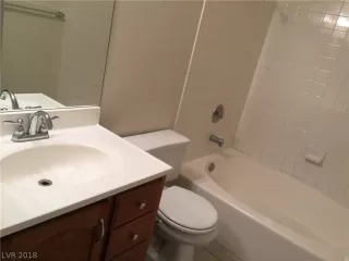 Photo #6: 1979187 Listing