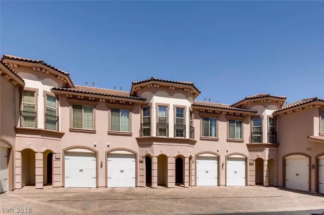 MLS: 1981698 Condo For Sale