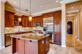 Photo #4: 1981698 Listing