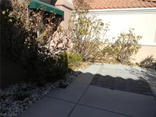 Photo #5: 1982158 Listing