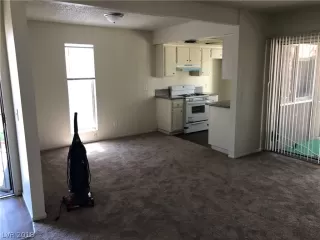 Photo #5: 1984229 Listing 