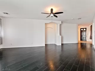 Photo #4: 1986367 Listing