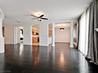 Photo #5: 1986367 Listing