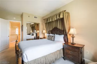 Photo #4: 1986437 Listing