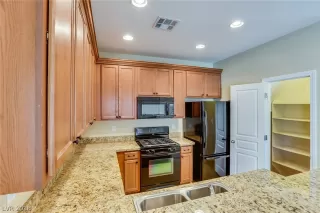 Photo #3: 1994888 Listing