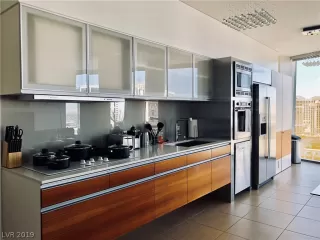 Photo #2: 1999204 Listing