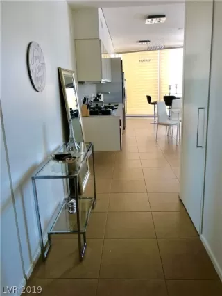 Photo #3: 1999204 Listing