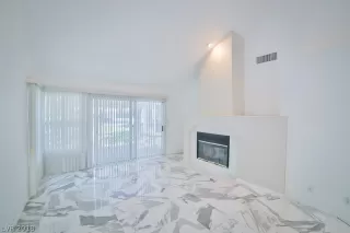 Photo #2: 2000055 Listing 