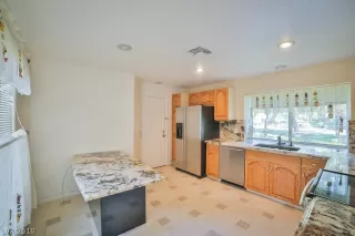 Photo #5: 2000055 Listing 