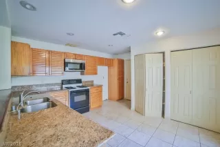 Photo #5: 2003247 Listing