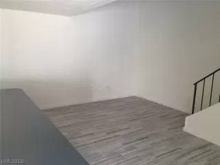 Photo #4: 2006080 Listing