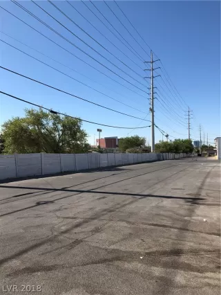 Photo #4: 2007058 Listing 