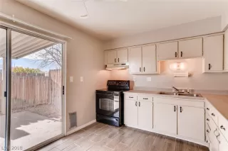 Photo #2: 2008922 Listing