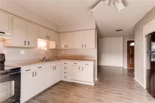 Photo #3: 2008922 Listing