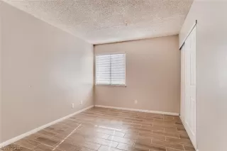 Photo #6: 2008922 Listing