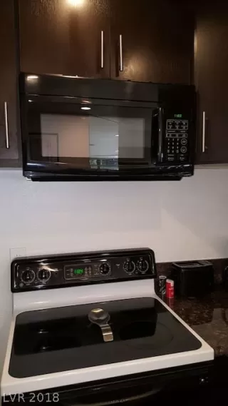 Photo #4: 2009029 Listing 