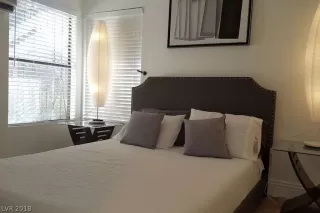 Photo #6: 2009029 Listing 