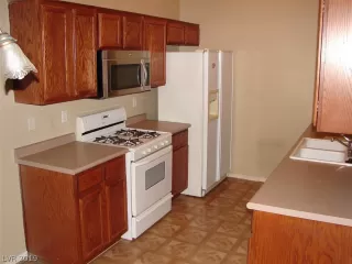 Photo #5: 2010174 Listing 