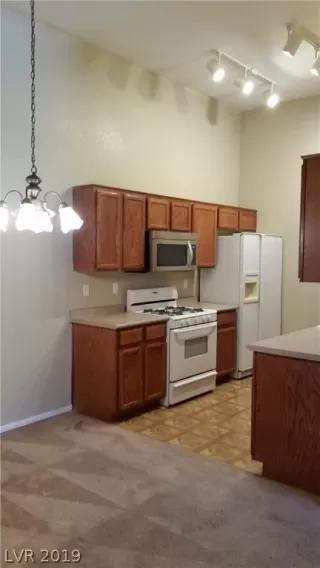 Photo #6: 2010174 Listing 