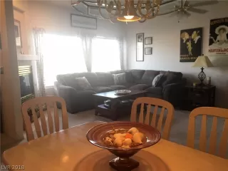 Photo #6: 2010380 Listing