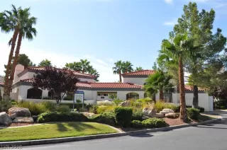 Photo #5: 2012638 Listing