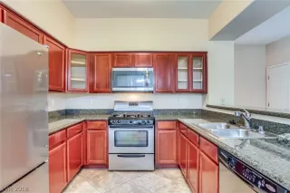 Photo #6: 2014235 Listing