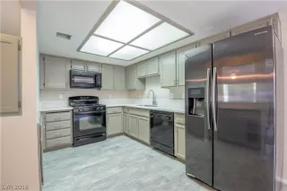 Photo #5: 2017221 Listing