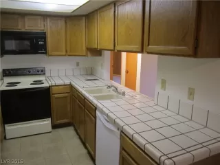 Photo #4: 2018010 Listing