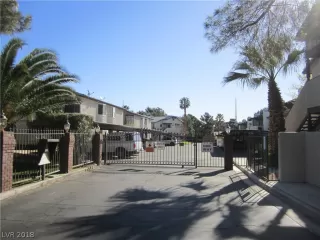 Photo #6: 2018010 Listing