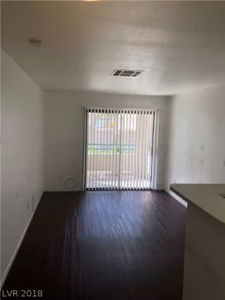 Photo #2: 2018043 Listing 