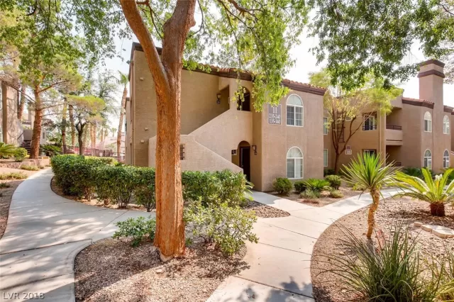 MLS: 2021648 Condo For Sale