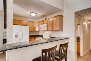 Photo #5: 2021648 Listing 