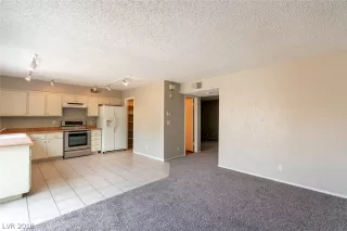 Photo #4: 2022580 Listing