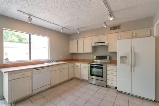 Photo #5: 2022580 Listing