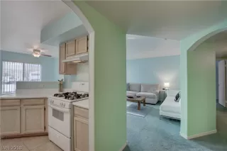 Photo #2: 2023028 Listing