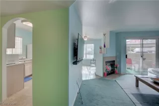 Photo #3: 2023028 Listing