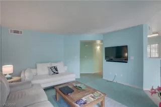 Photo #6: 2023028 Listing