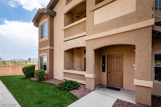 MLS: 2025382 Condo For Sale