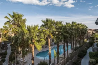 Photo #2: 2025382 Listing