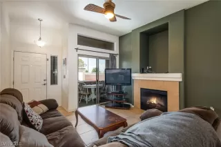 Photo #3: 2025382 Listing