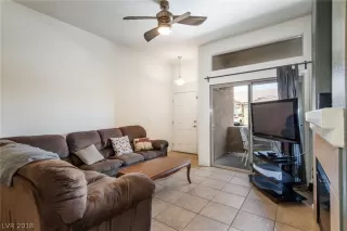 Photo #5: 2025382 Listing