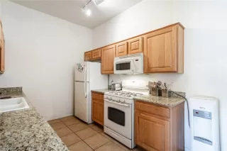 Photo #6: 2025382 Listing